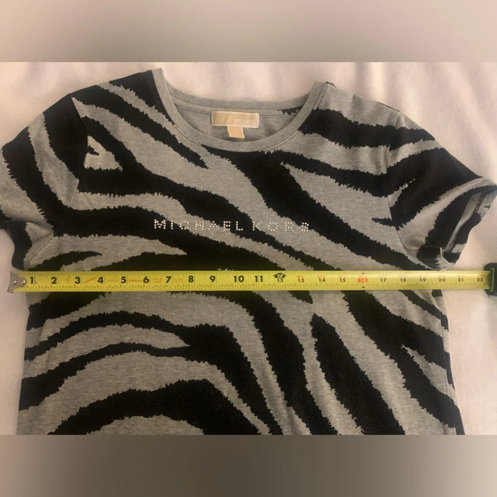 Michael Kors Black and Grey Zebra Studded Logo Short Sleeve T Shirt XL - Picture 10 of 14